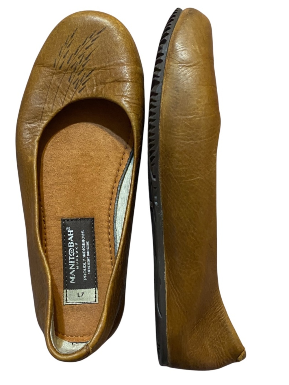 Manitobah Mukluks cognac leather embossed wheat print ballet flat. Sz 7